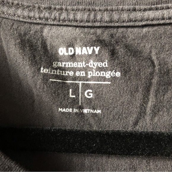 Old Navy gray Garment dyed short sleeve pocket tee in size L - Picture 2 of 3